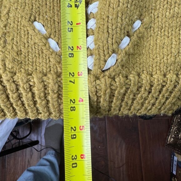 Women’ Hand Knit Sweater Cardigan - Picture 7 of 9